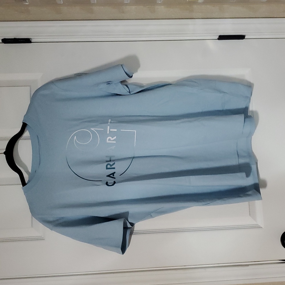 Women's Carhartt top